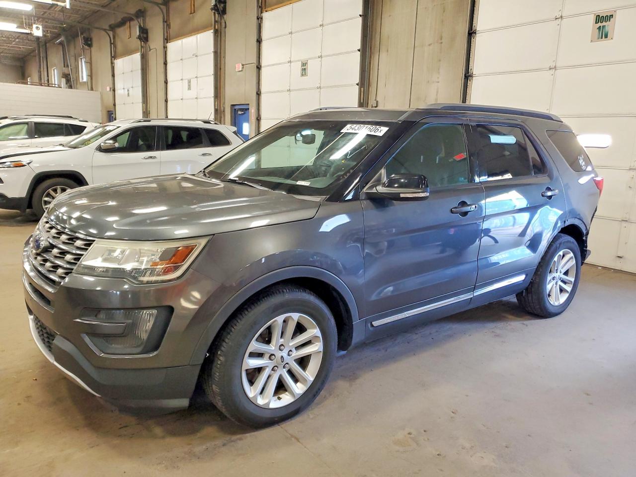 Salvage Ford Explorer Image