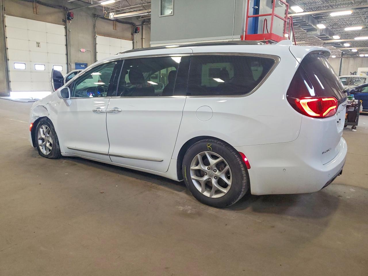 Chrysler Pacifica Touring L Plus