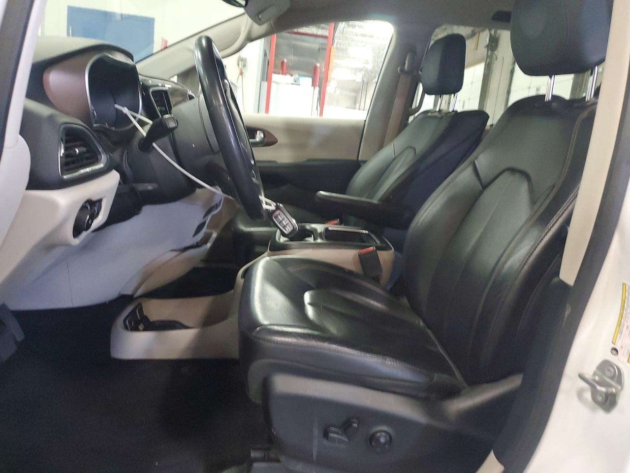 Chrysler Pacifica Touring L Plus