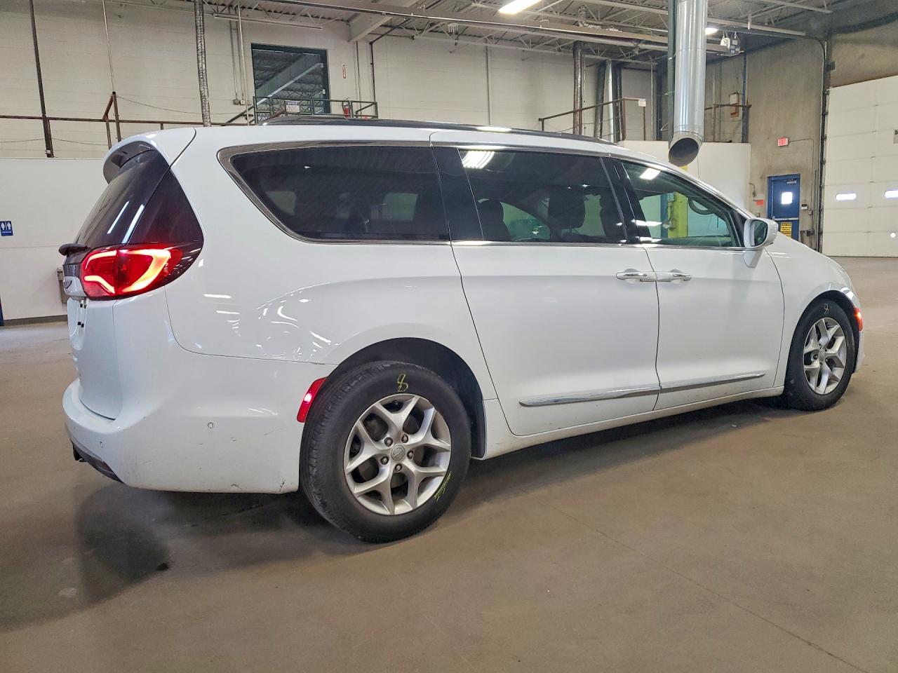 Chrysler Pacifica Touring L Plus