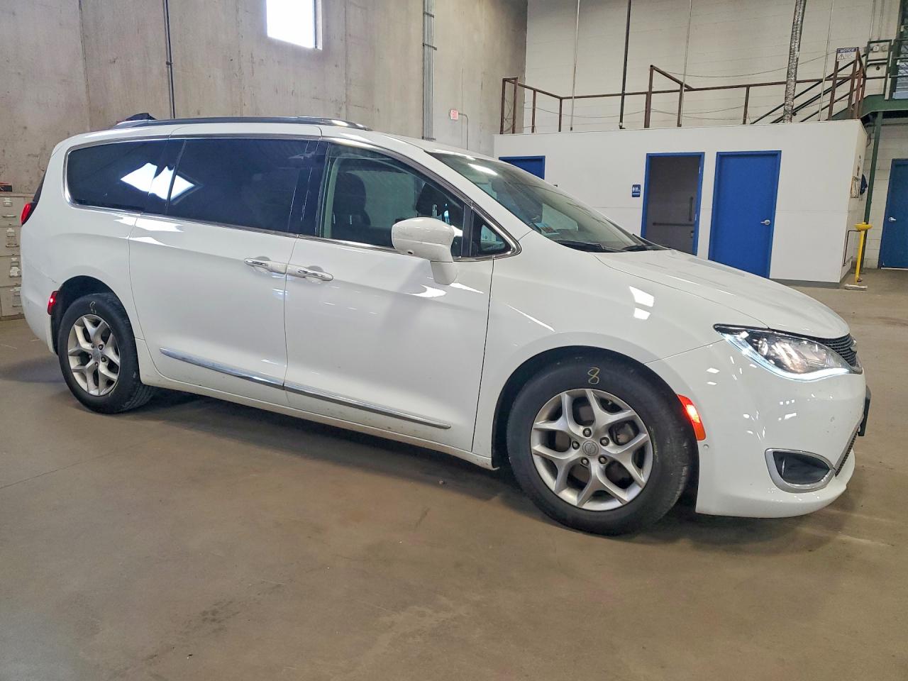 Chrysler Pacifica Touring L Plus