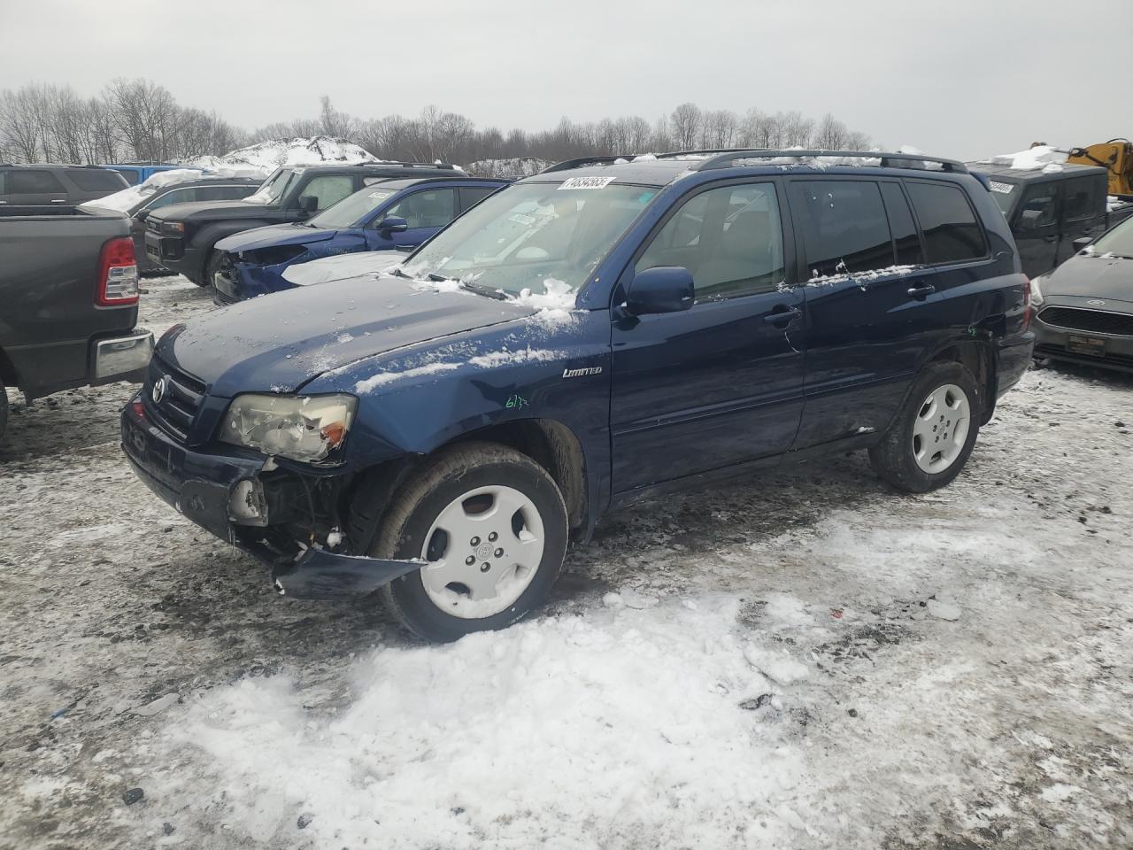Salvage Toyota Highlander Image