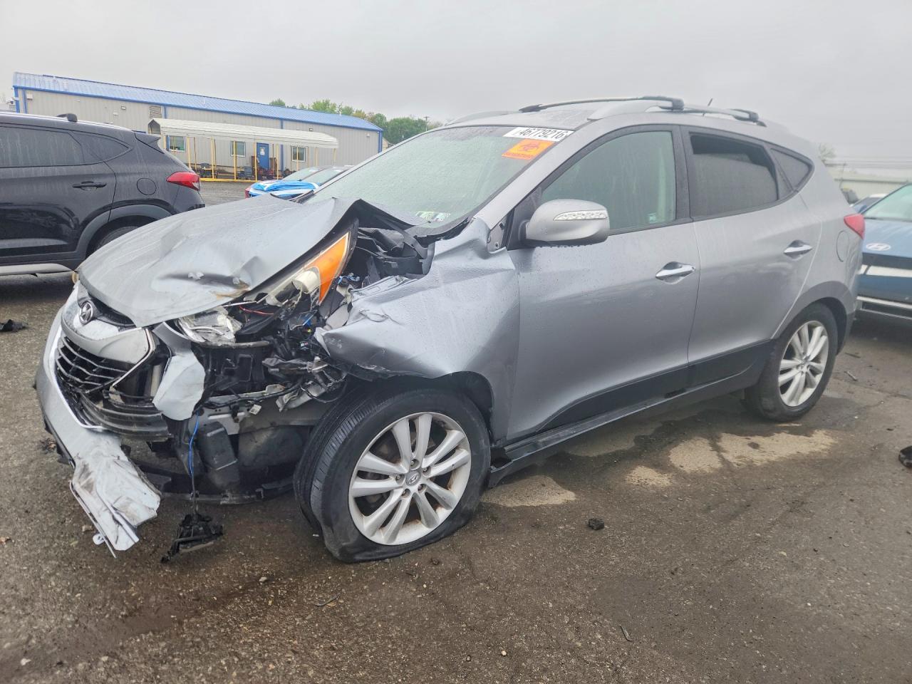Salvage Hyundai TUCSON Image