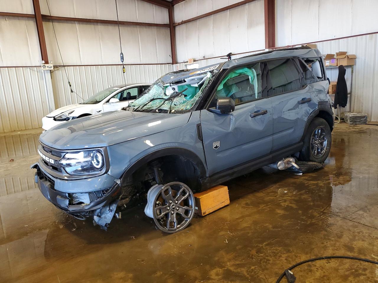 Salvage Ford Bronco Image