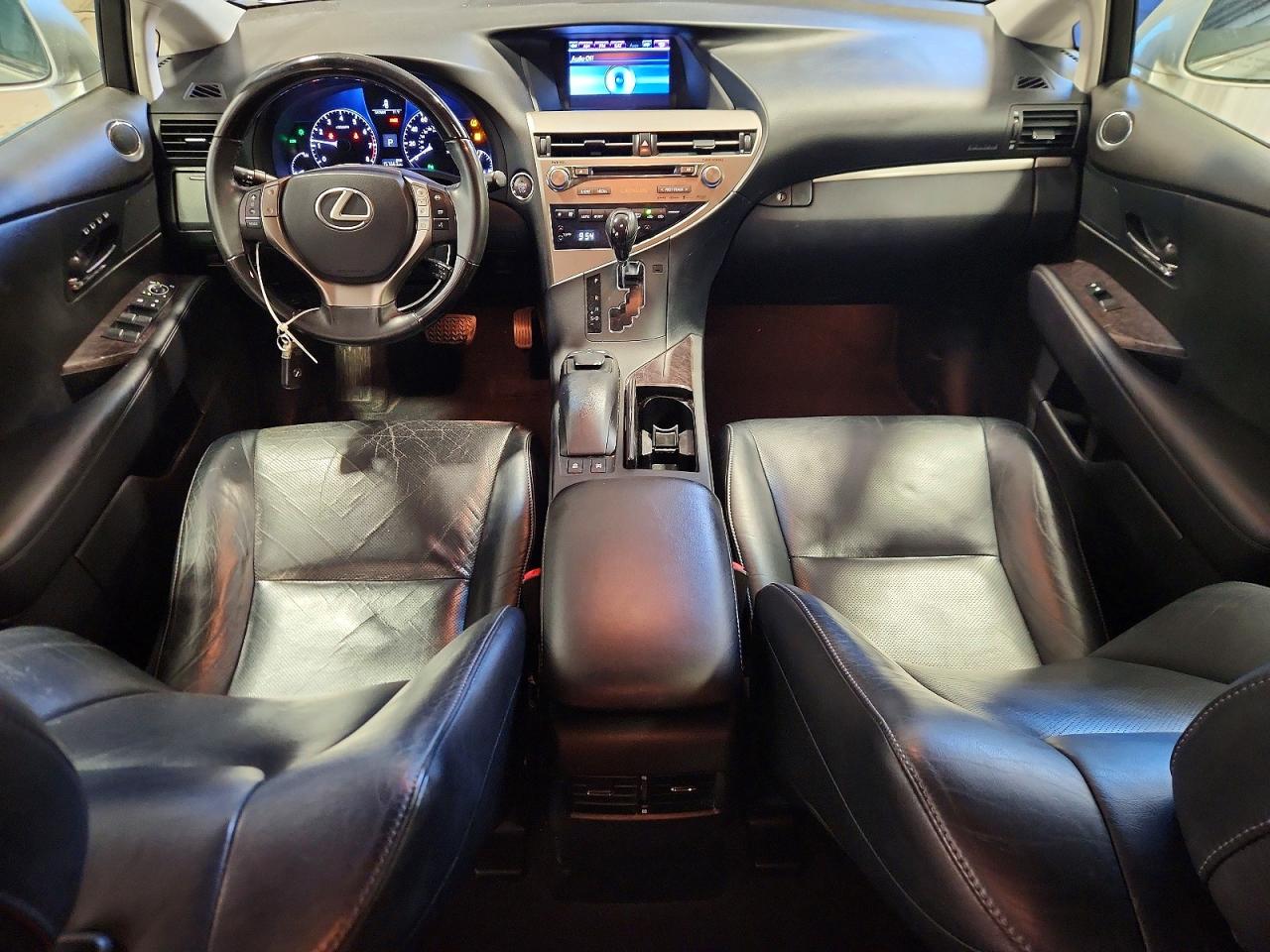 Lexus RX Base