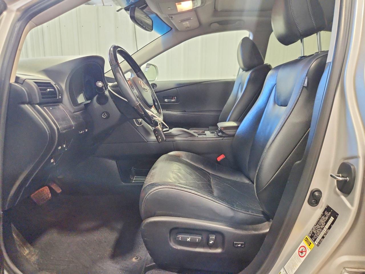 Lexus RX Base