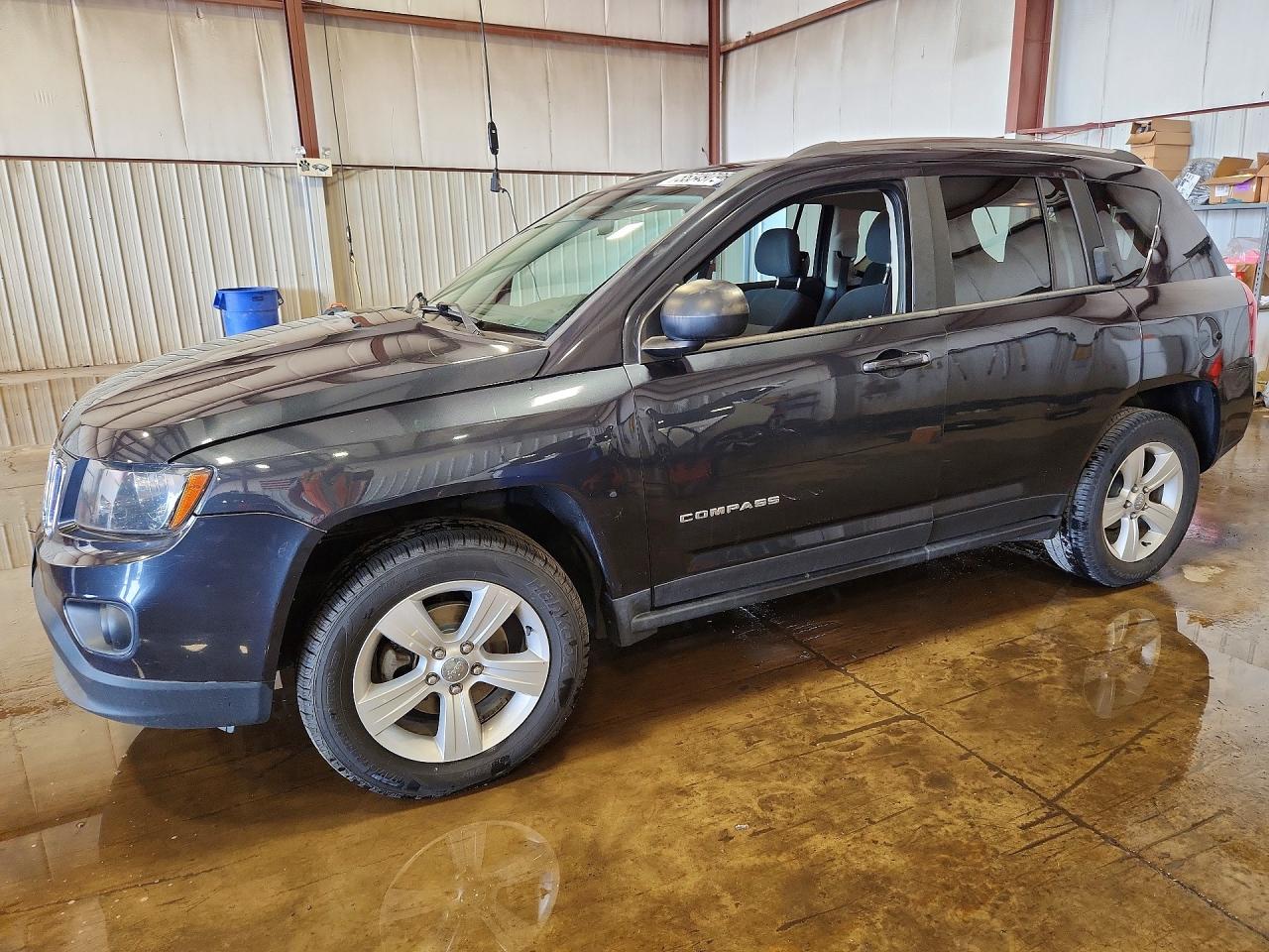 Salvage Jeep Compass Image