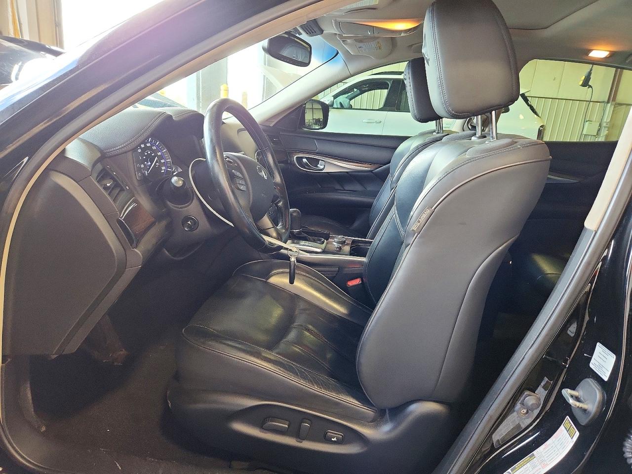 INFINITI M37 X