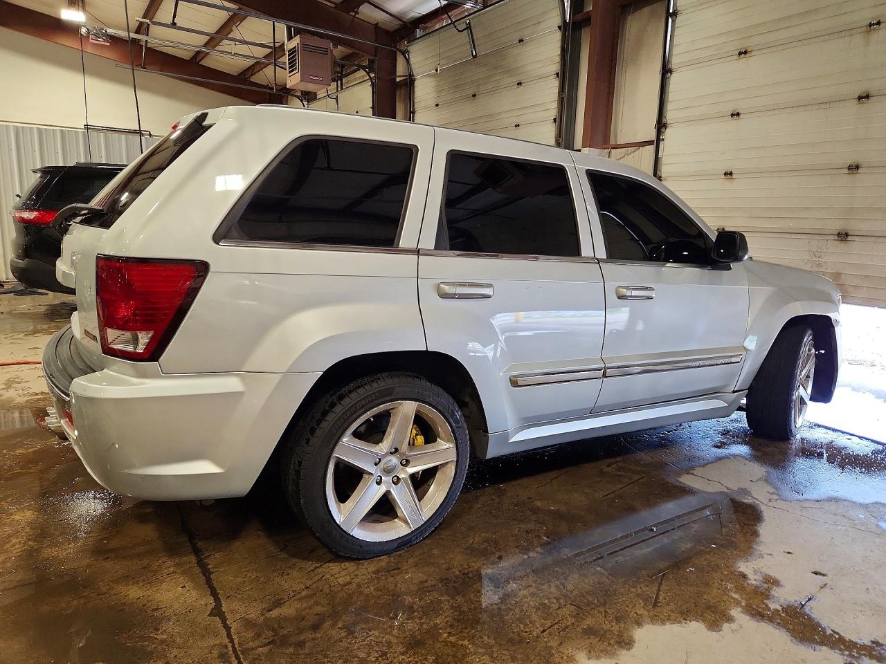 Jeep Cherokee Srt-8