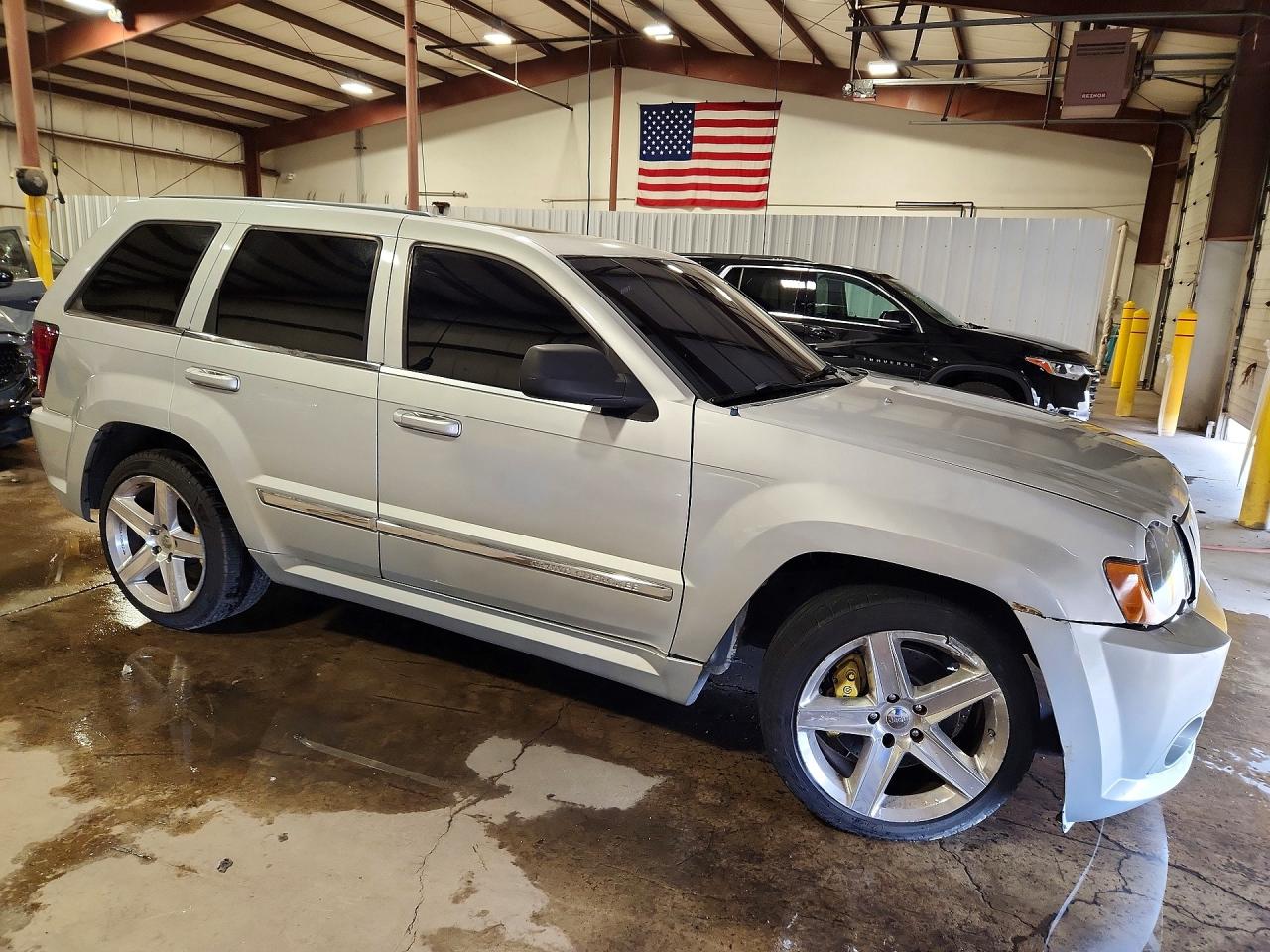 Jeep Cherokee Srt-8