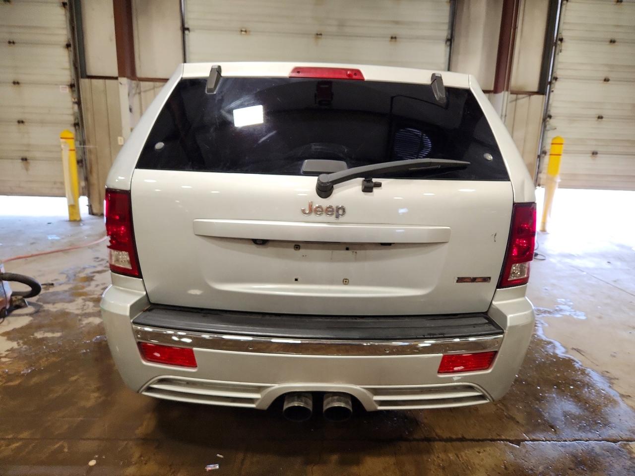 Jeep Cherokee Srt-8