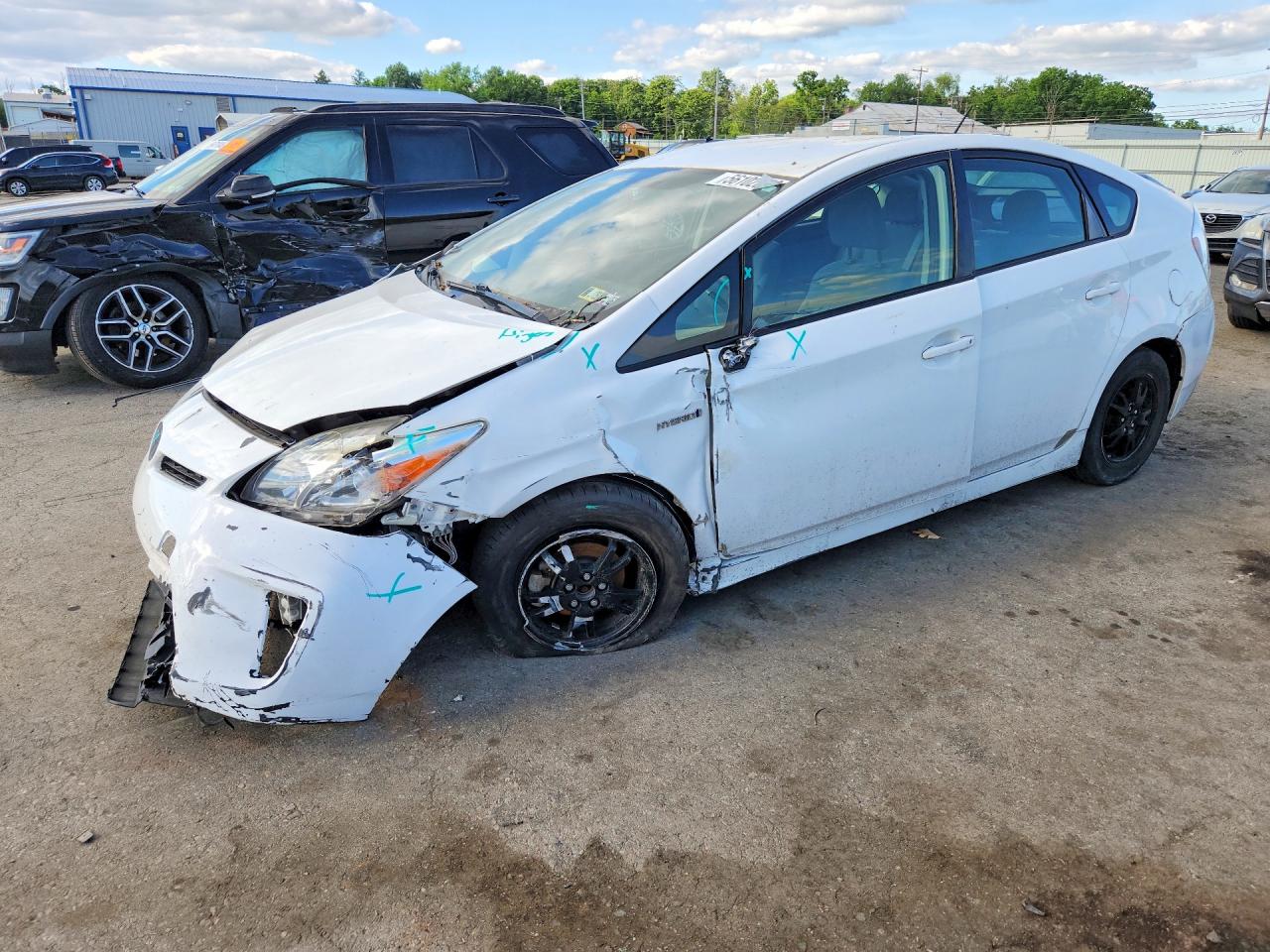 Salvage Toyota Prius Image