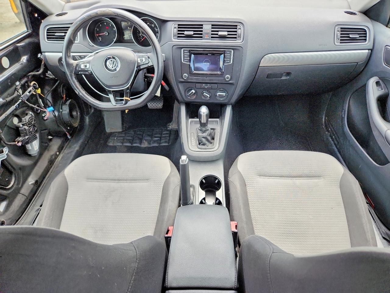 Volkswagen Jetta S