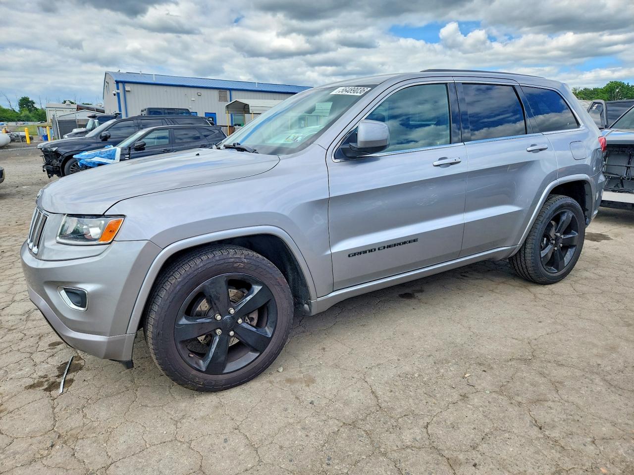 Salvage Jeep Cherokee Image