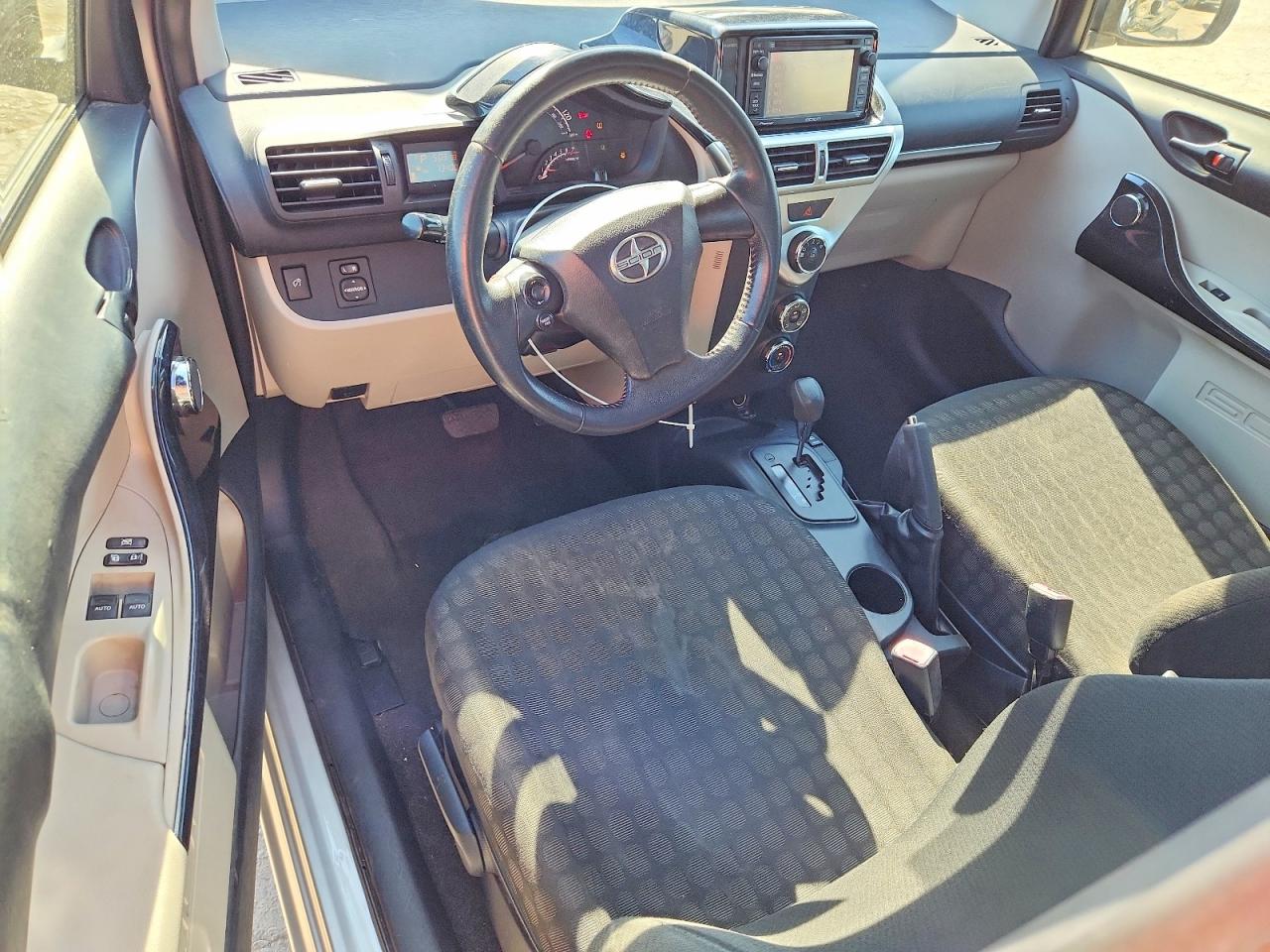 Scion iQ Base