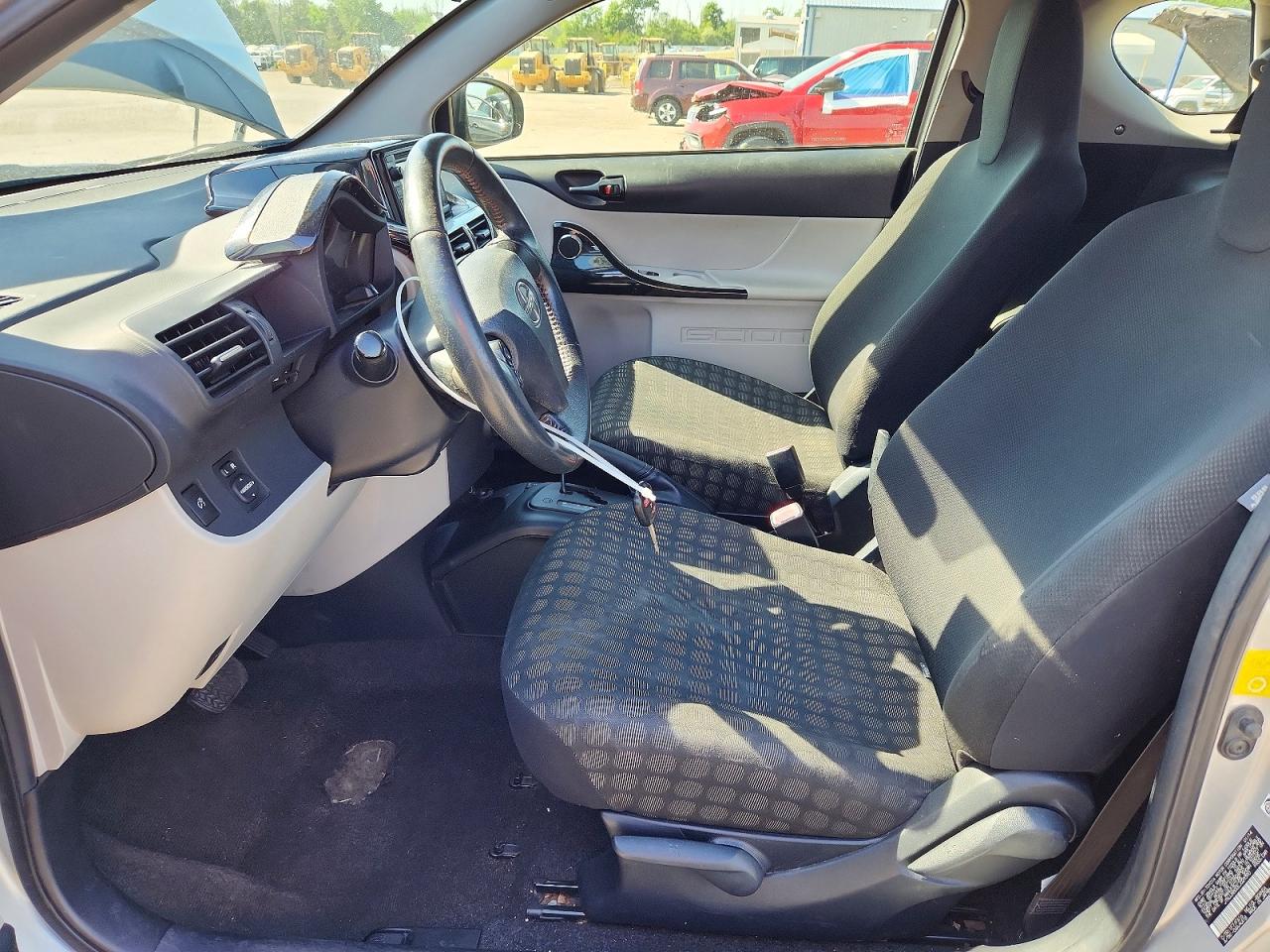 Scion iQ Base