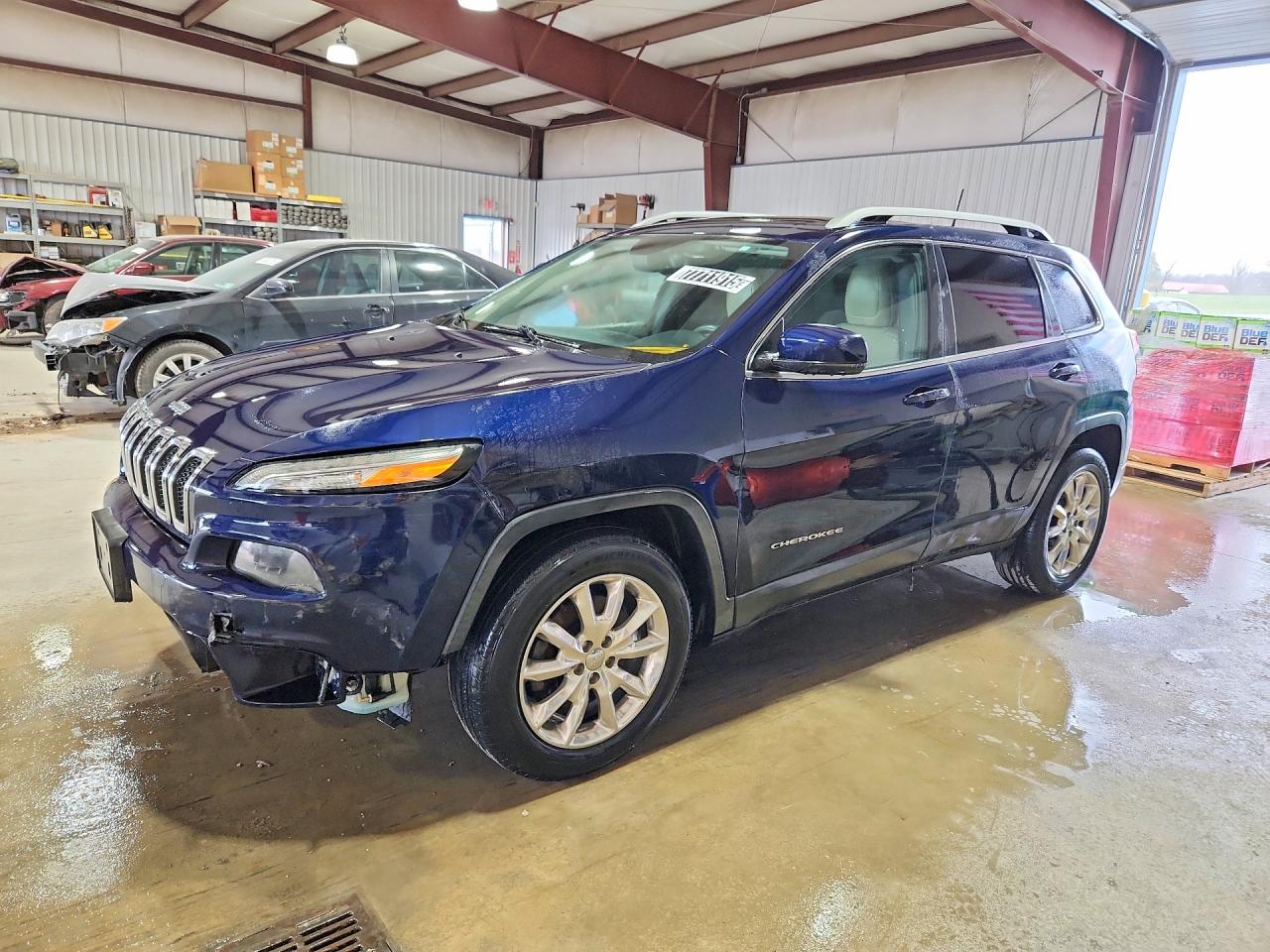 Salvage Jeep Cherokee Image