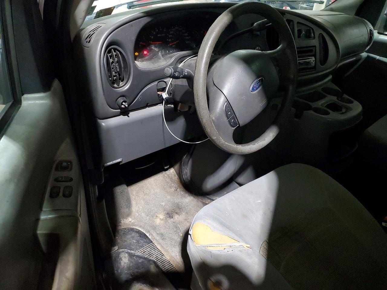 Ford Econoline E250 Van