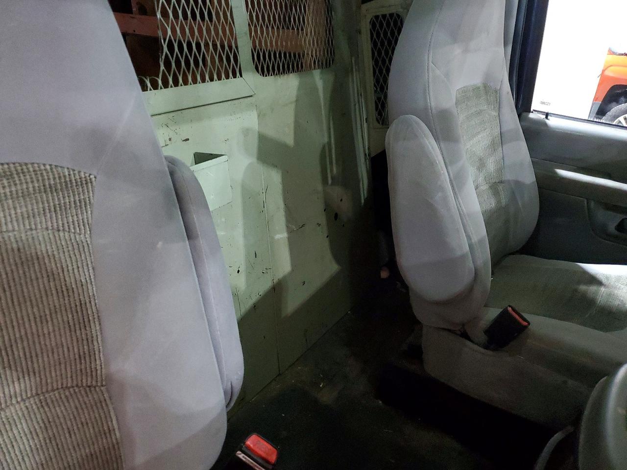 Ford Econoline E250 Van