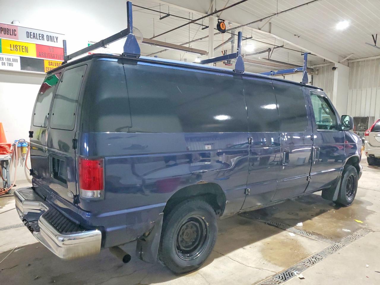 Ford Econoline E250 Van