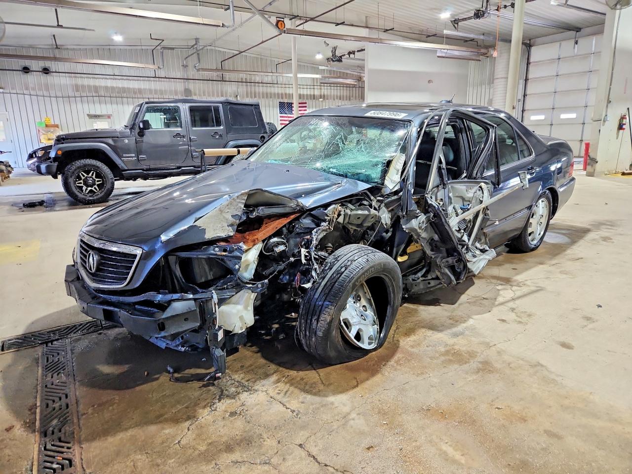 Salvage Acura RL Image