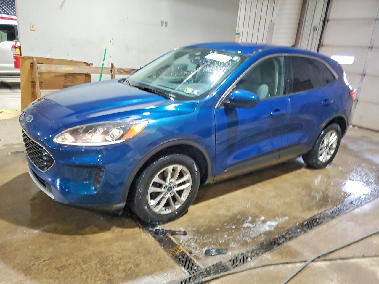 Salvage Ford Escape Image
