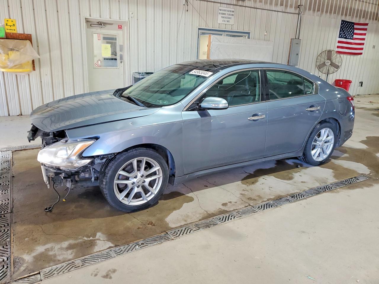 Salvage Nissan Maxima Image