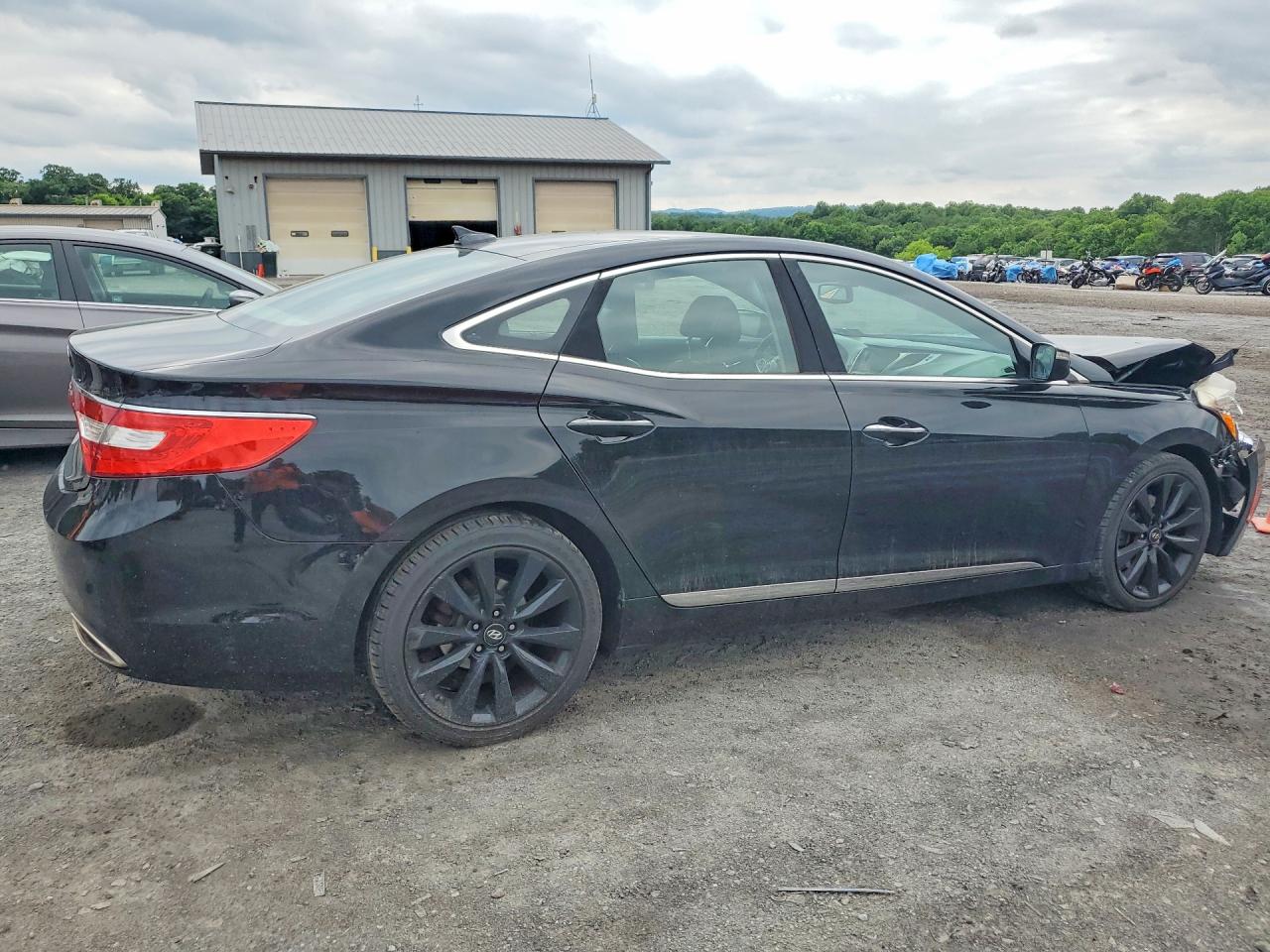 Hyundai Azera Base