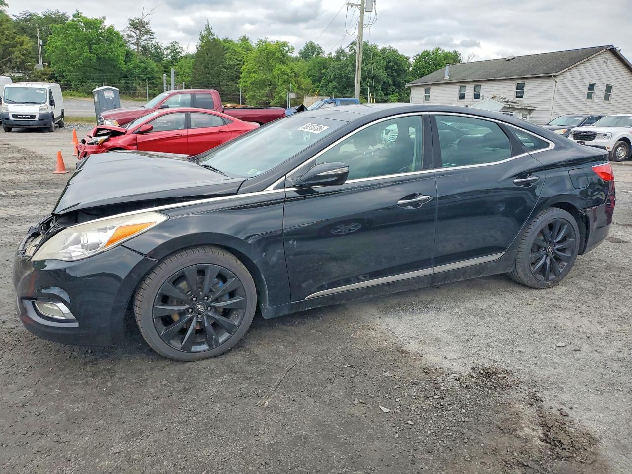Salvage Hyundai Azera Image
