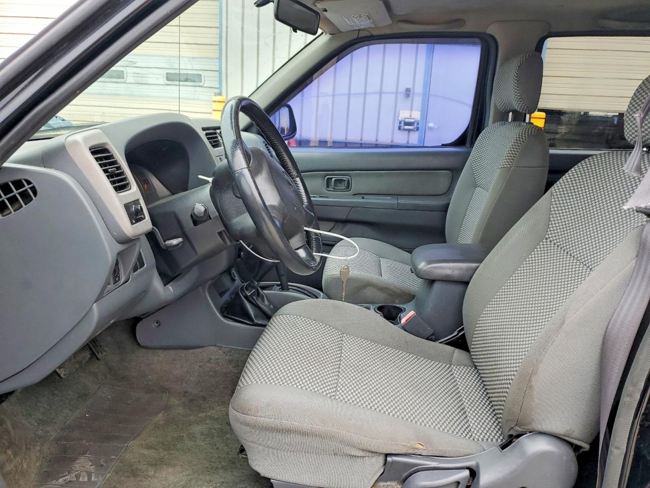 Nissan Frontier Xe