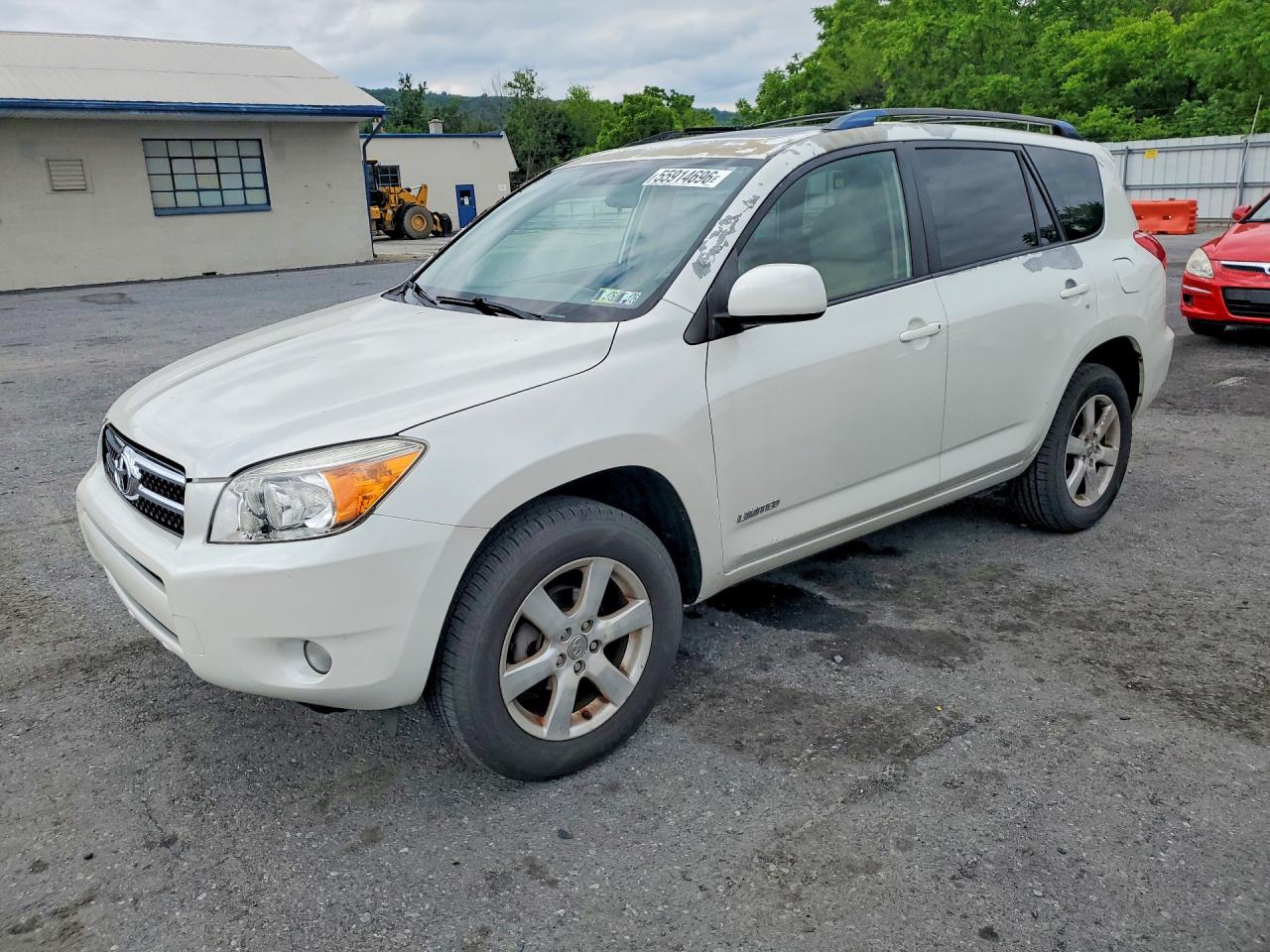Salvage Toyota RAV4 Image