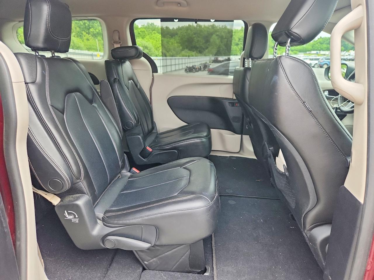 Chrysler Minivan Lxi