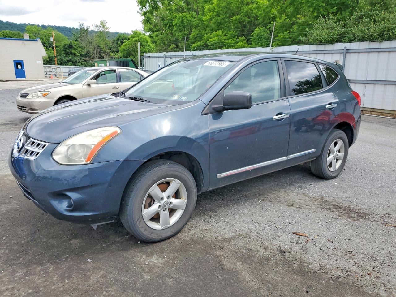 Salvage Nissan Rogue Image