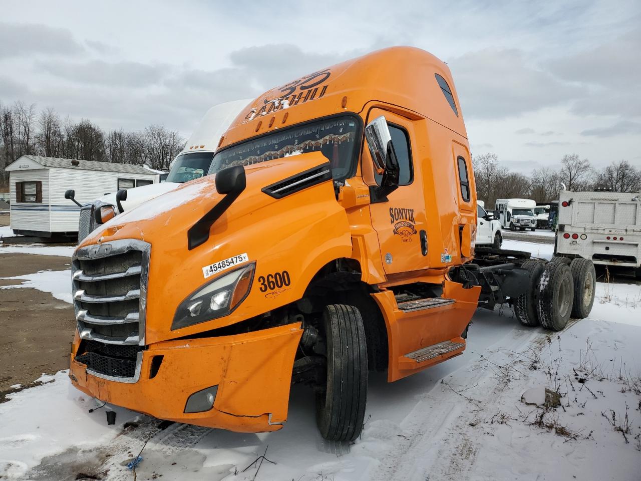Freigliner Cascadia 126