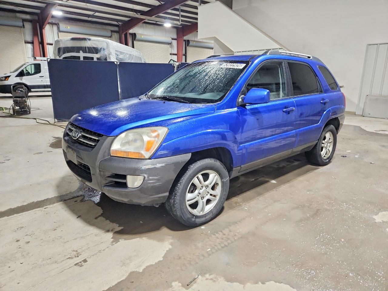Salvage Kia Sportage Image