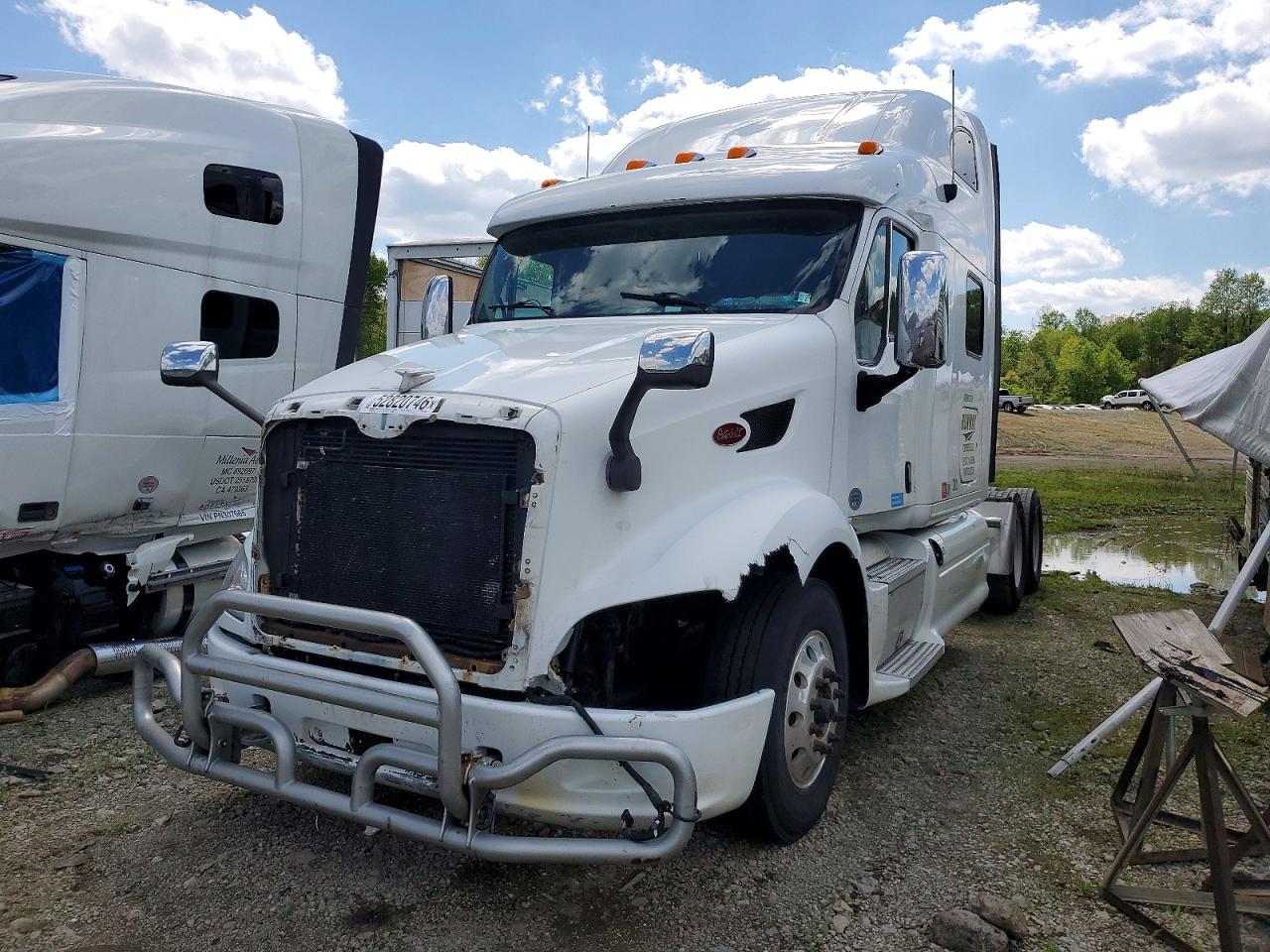 Peterbilt 587