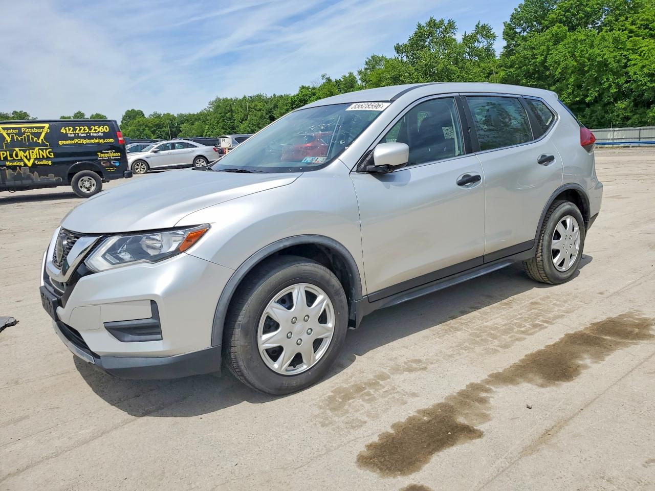Salvage Nissan Rogue Image