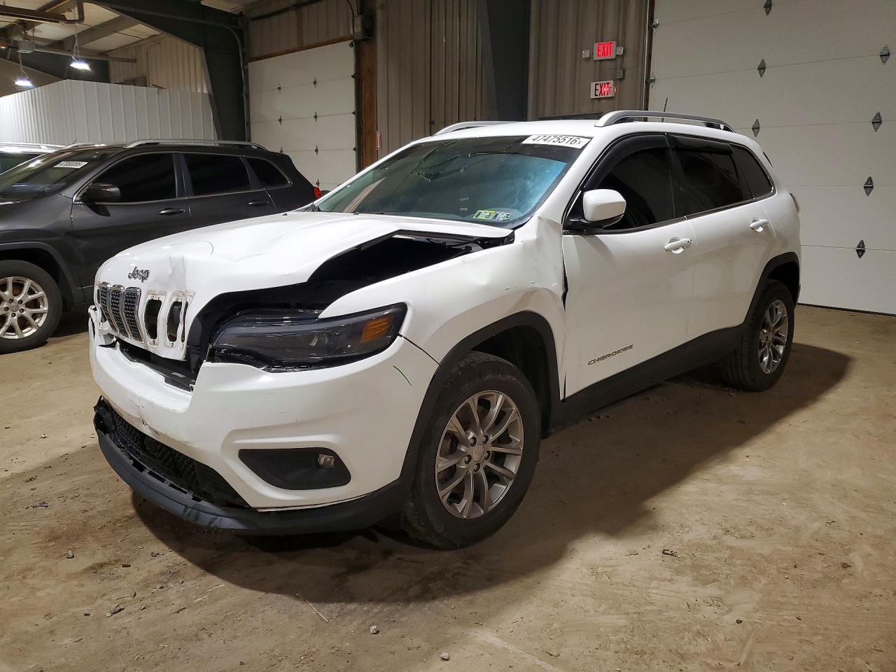Salvage Jeep Cherokee Image
