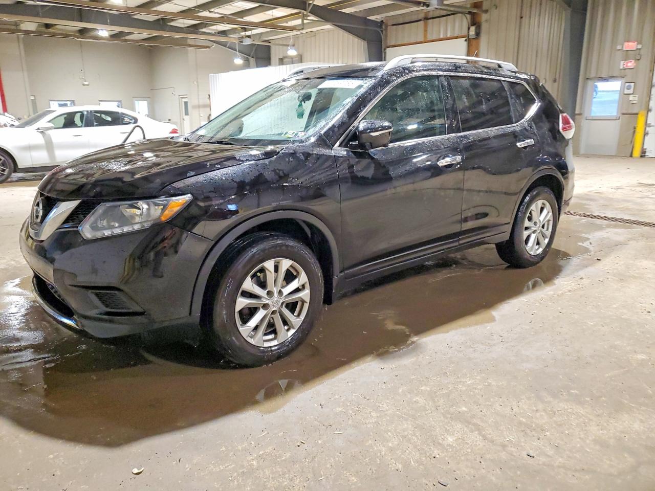 Salvage Nissan Rogue Image