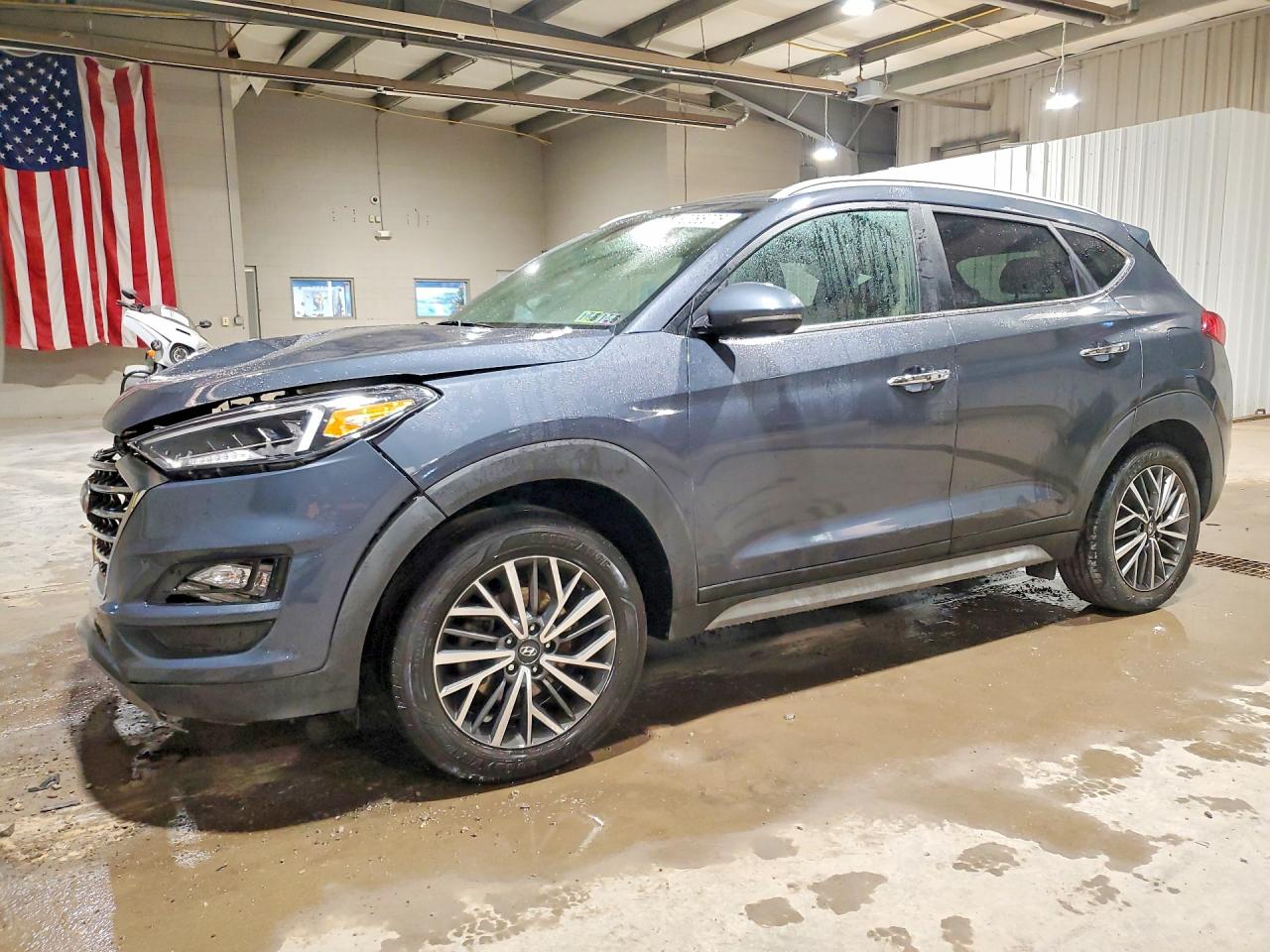 Salvage Hyundai TUCSON Image