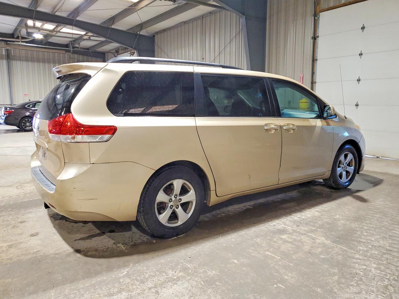 Toyota Sienna Le