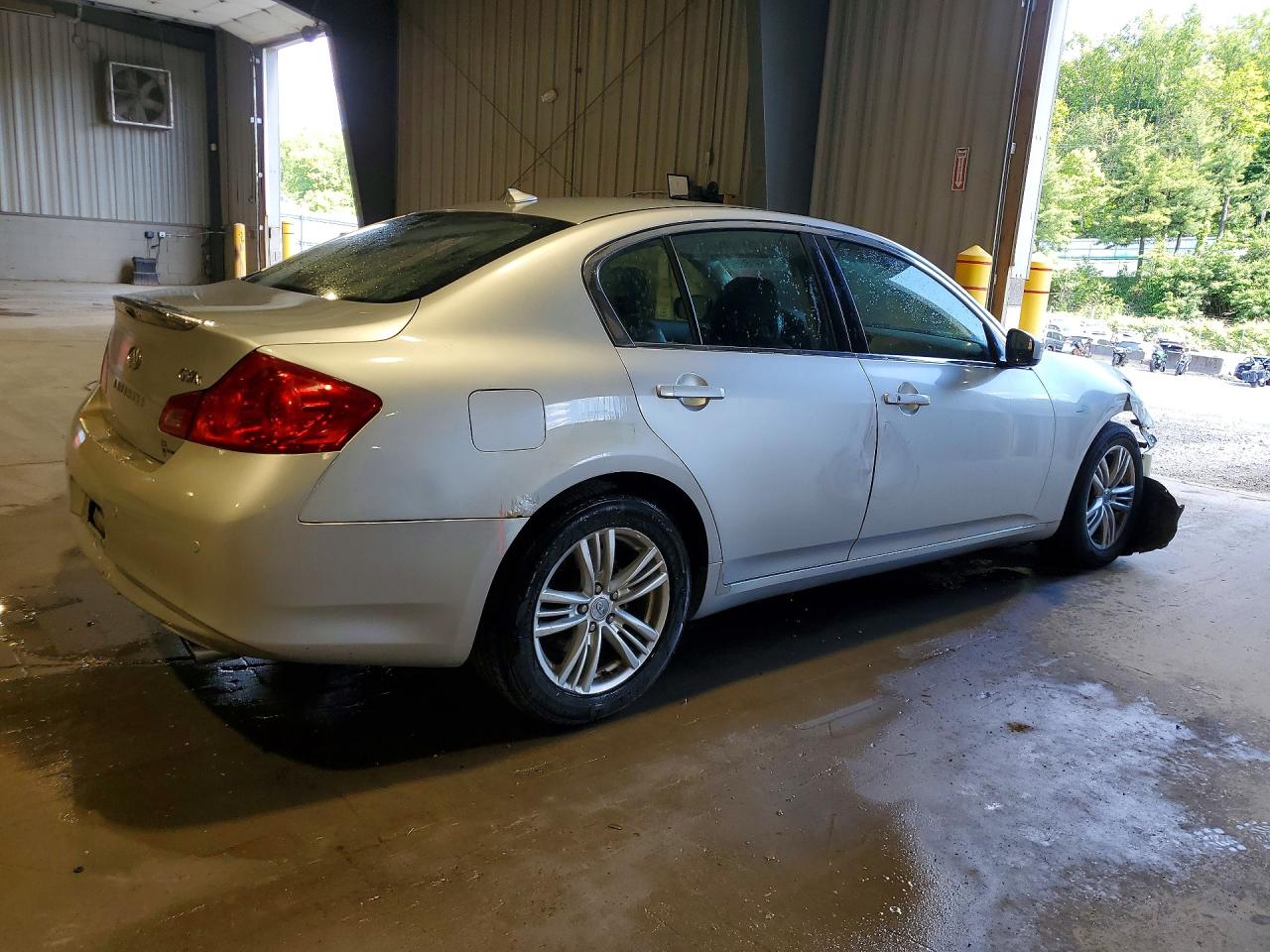 INFINITI G37 X