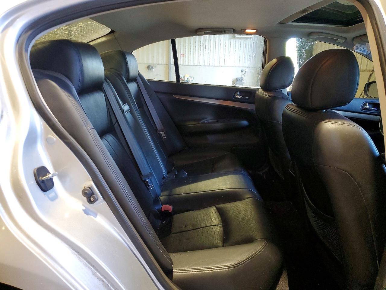 INFINITI G37 X