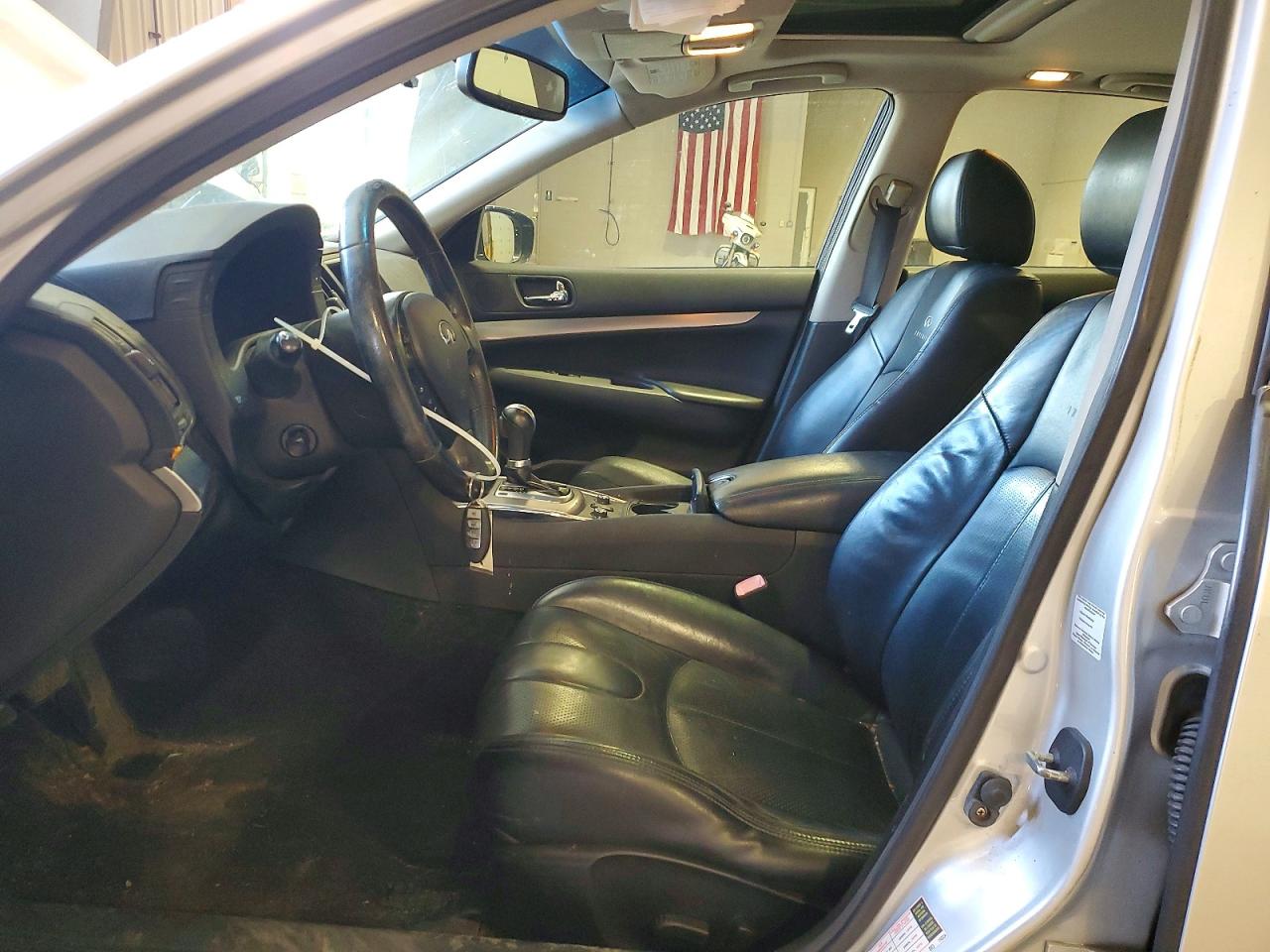 INFINITI G37 X