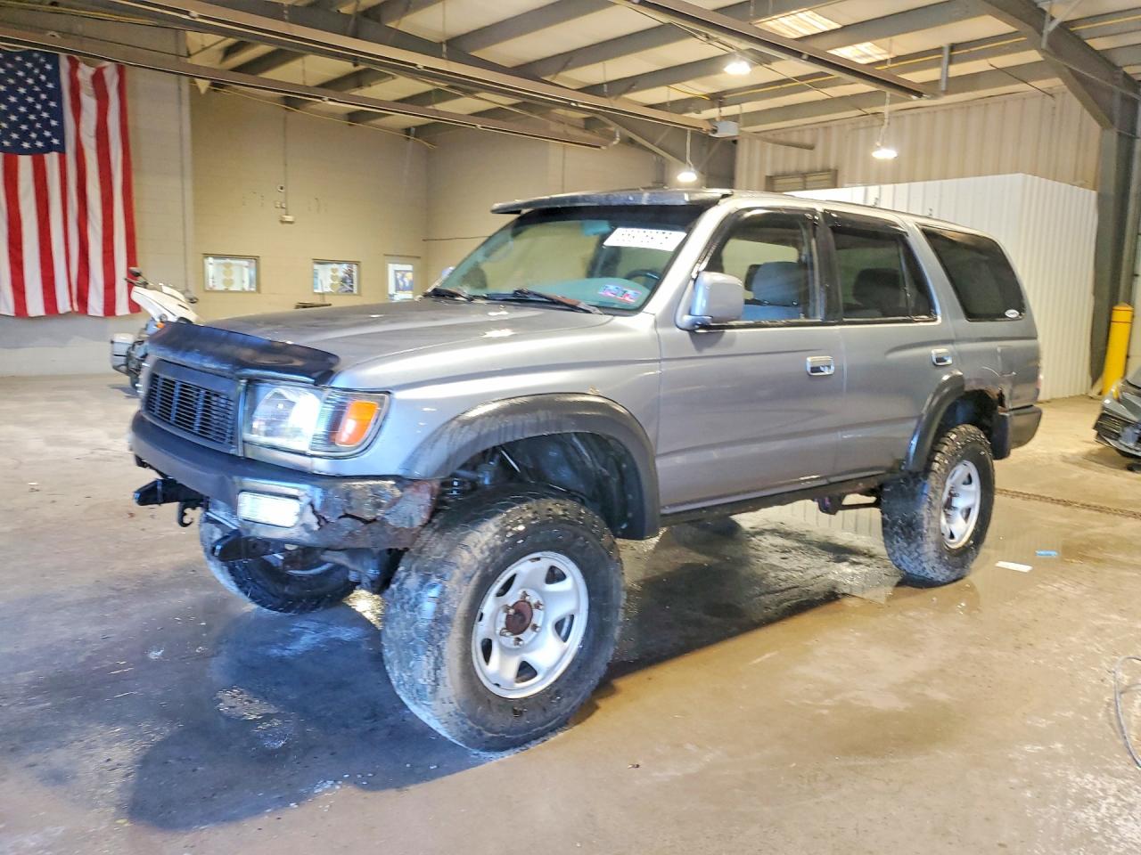 Salvage Toyota 4Runner Image