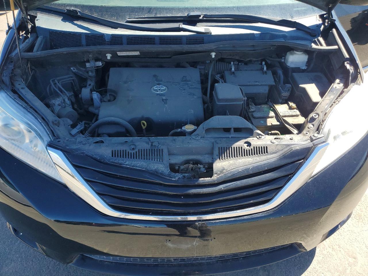 Toyota Sienna Le 8-passenger