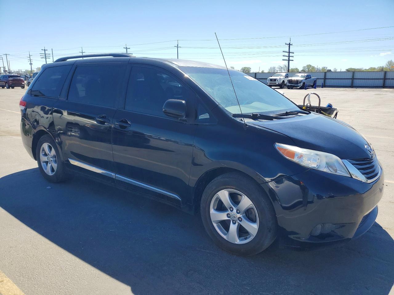 Toyota Sienna Le 8-passenger