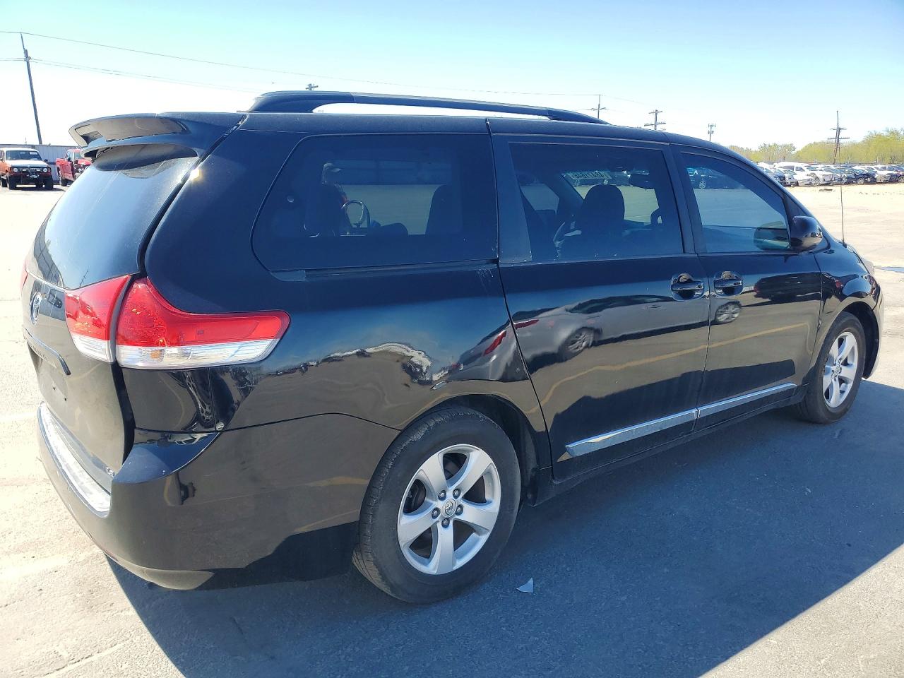 Toyota Sienna Le 8-passenger
