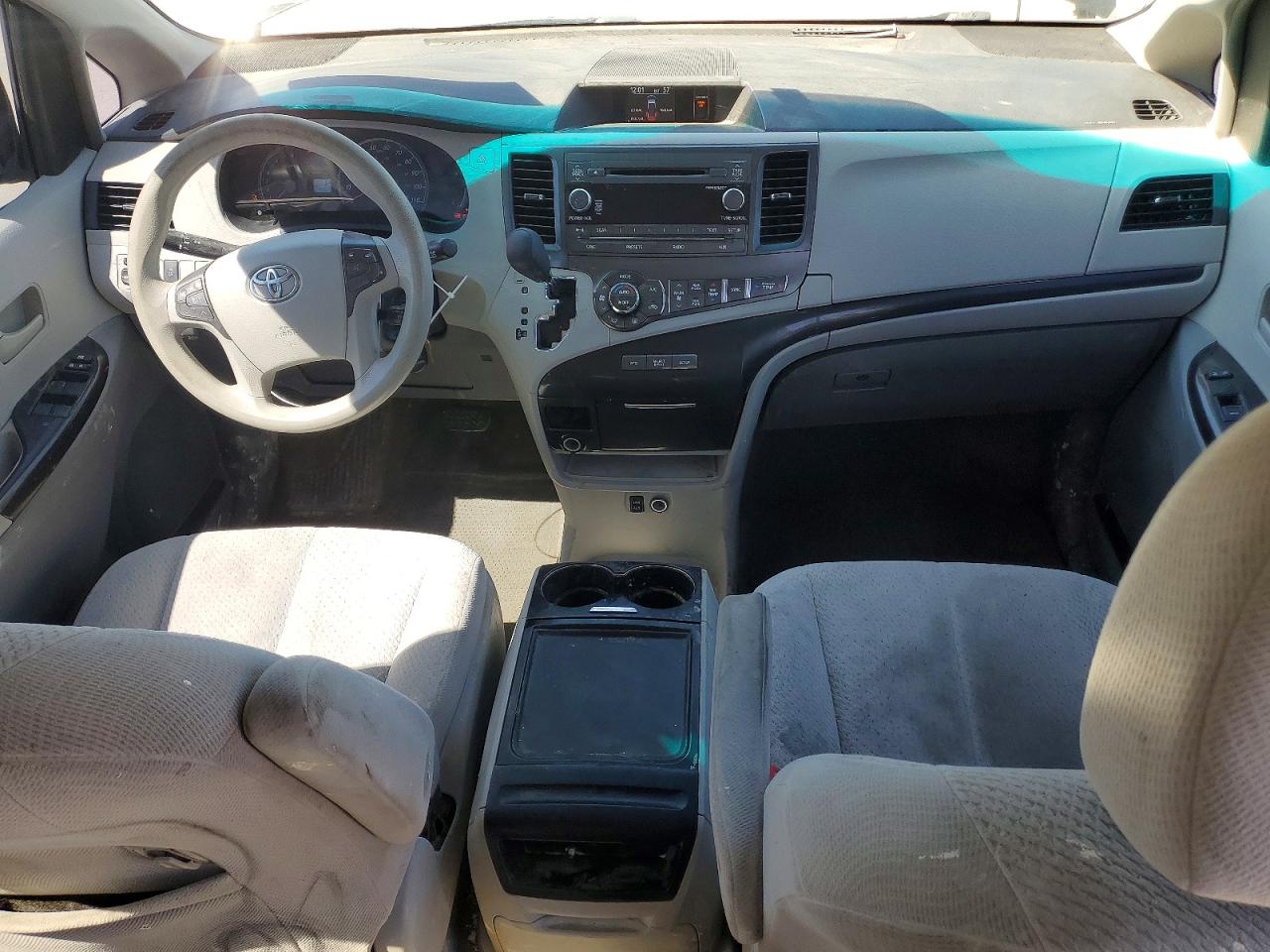 Toyota Sienna Le 8-passenger