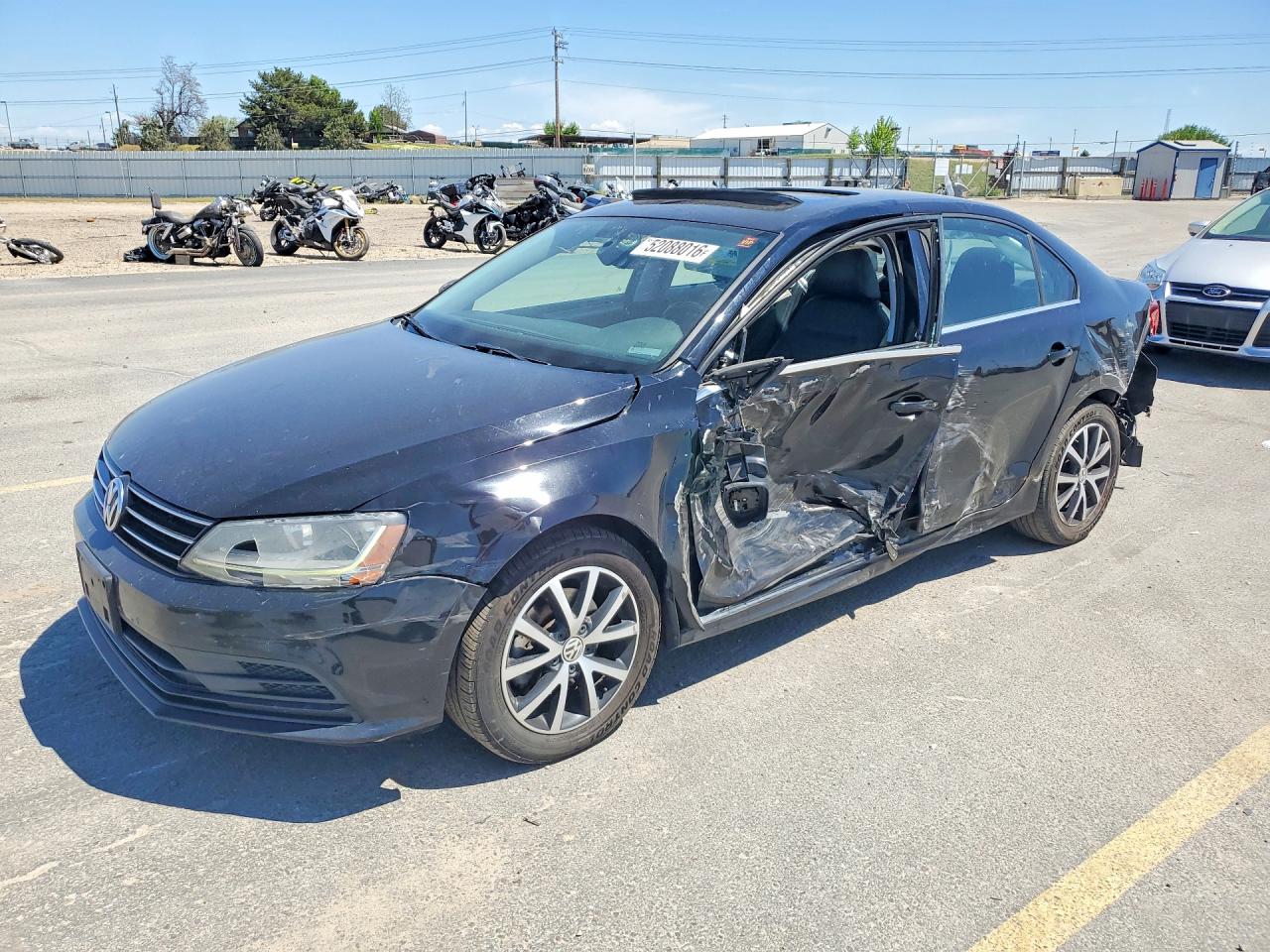 Salvage Volkswagen Jetta Image